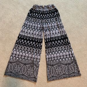 EUC! Live and Let Live Wide Leg Pants 💗